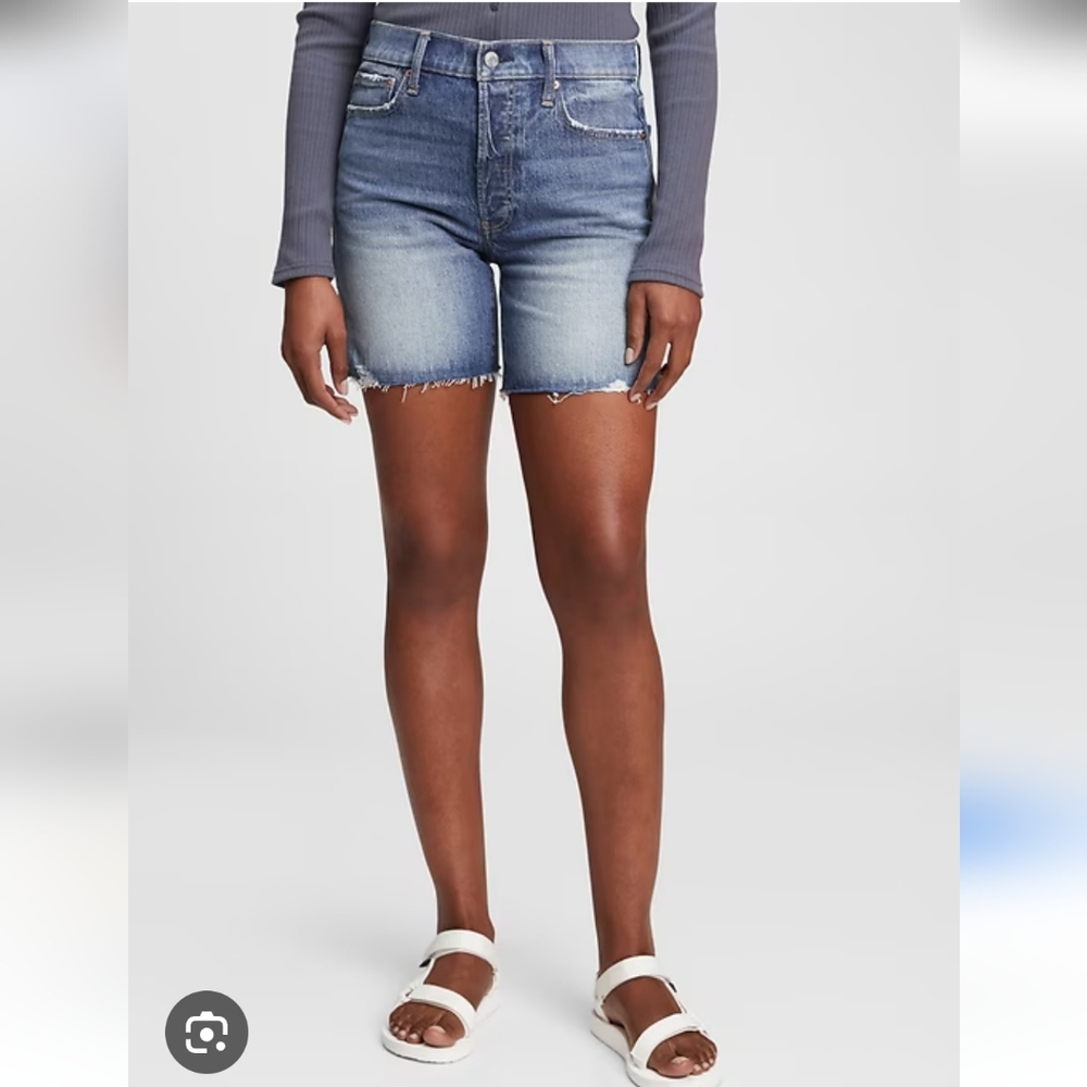 New Gap Cheeky denim shorts,mid length 6" inseam,raw hem,28